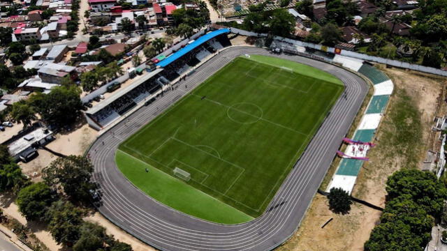 The Carlos Vidaurre García Municipal Stadium has natural grass.  Photo: IPD   